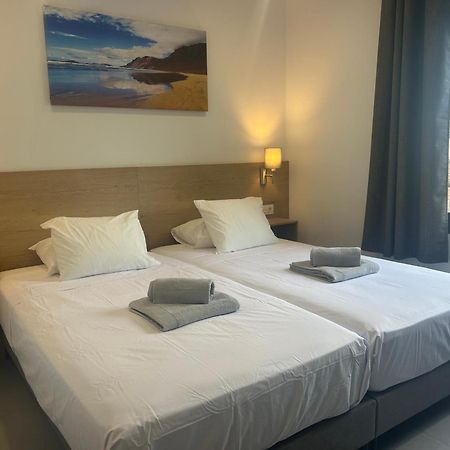 Stunning 2 Bedroom Seafront Apartment Puerto del Carmen  Kültér fotó