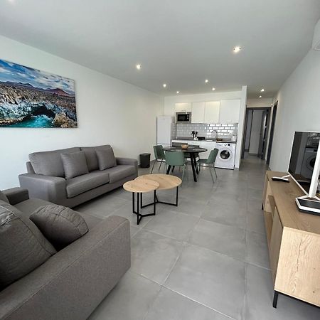 Stunning 2 Bedroom Seafront Apartment Puerto del Carmen  Kültér fotó