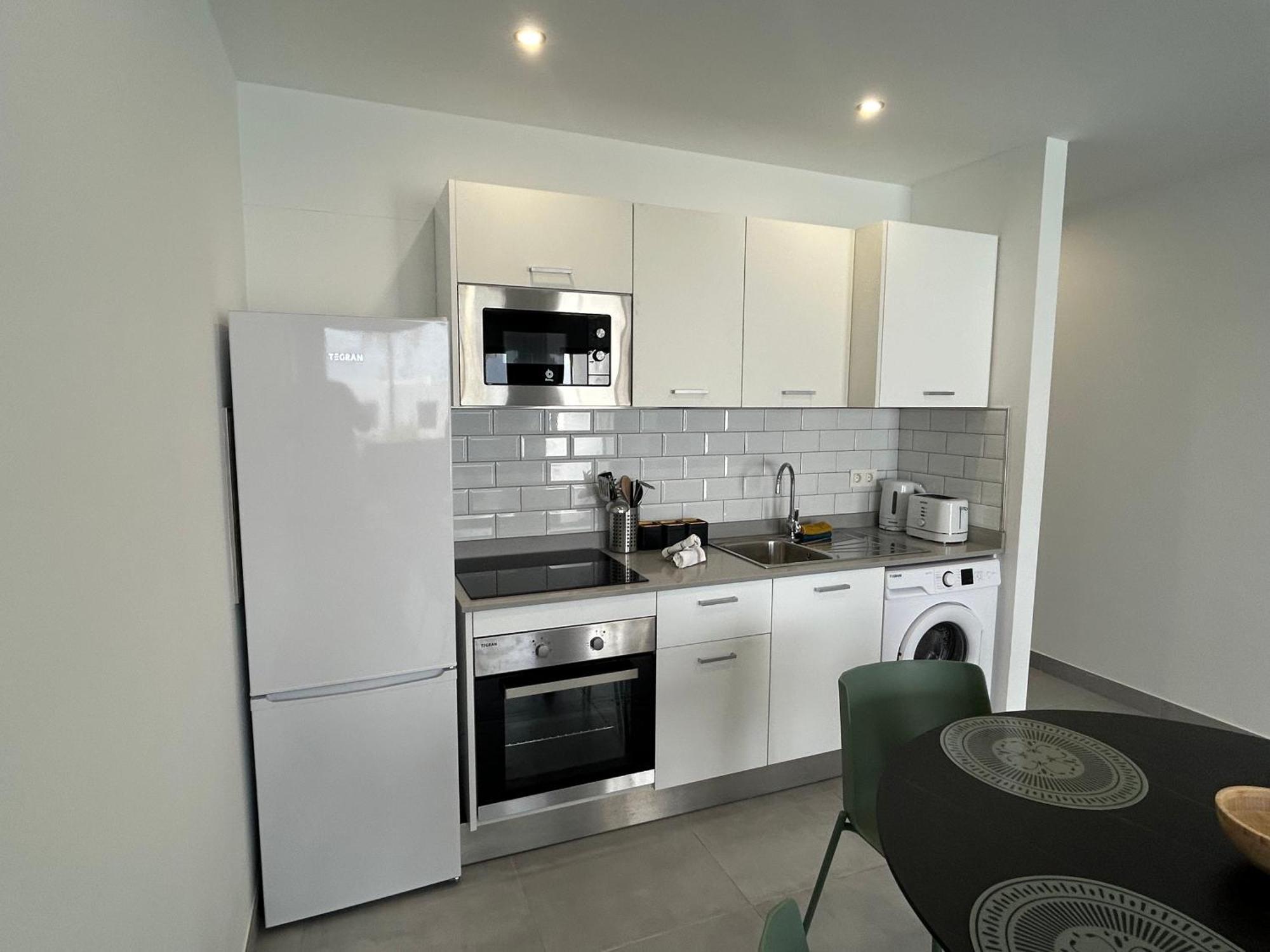Stunning 2 Bedroom Seafront Apartment Puerto del Carmen  Kültér fotó