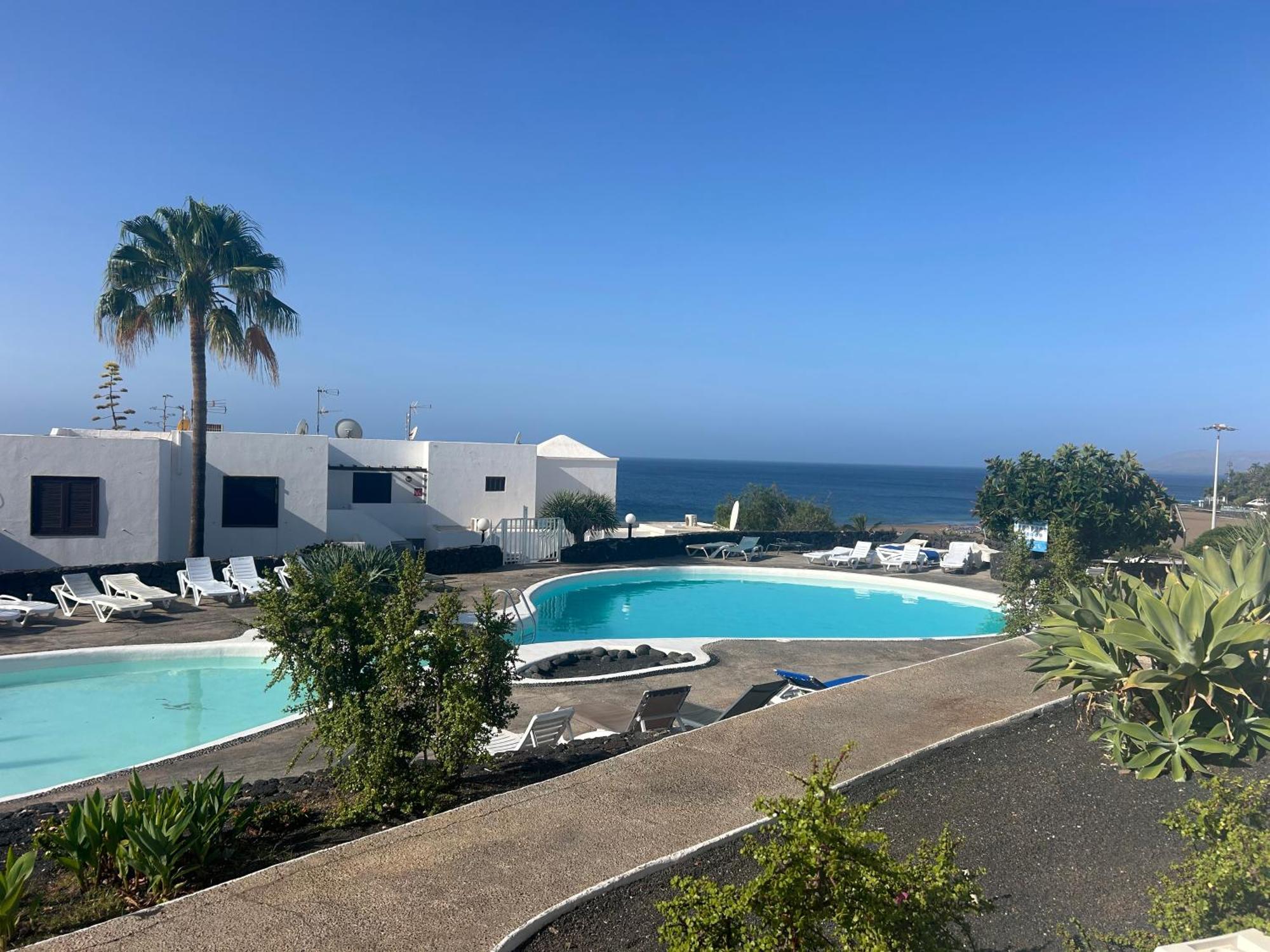 Stunning 2 Bedroom Seafront Apartment Puerto del Carmen  Kültér fotó