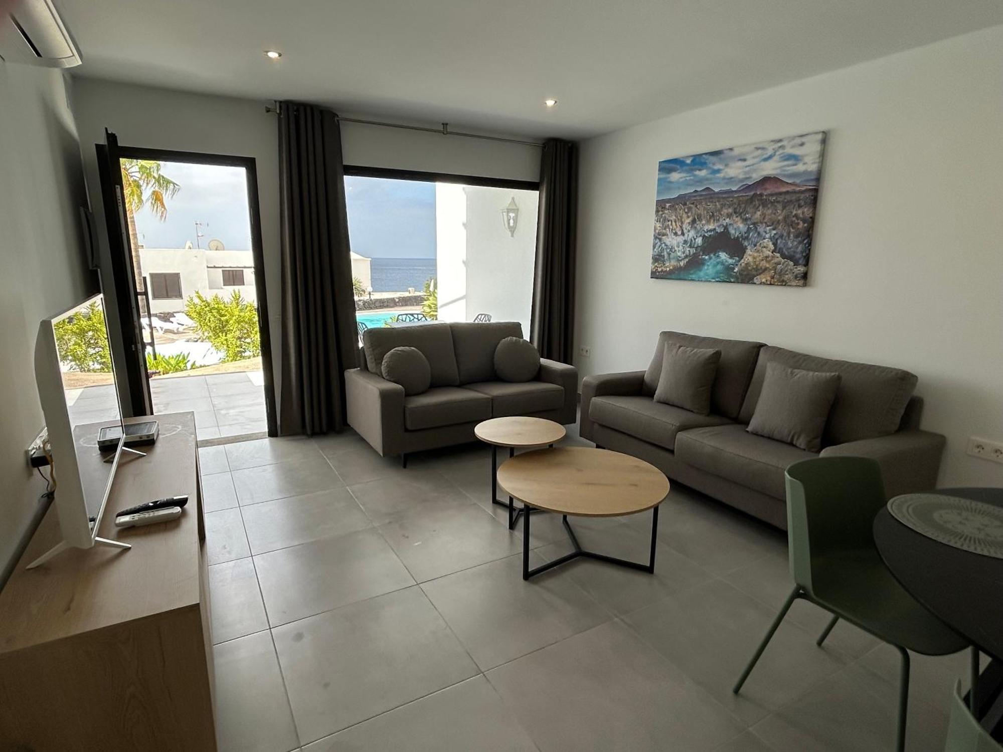 Stunning 2 Bedroom Seafront Apartment Puerto del Carmen  Kültér fotó