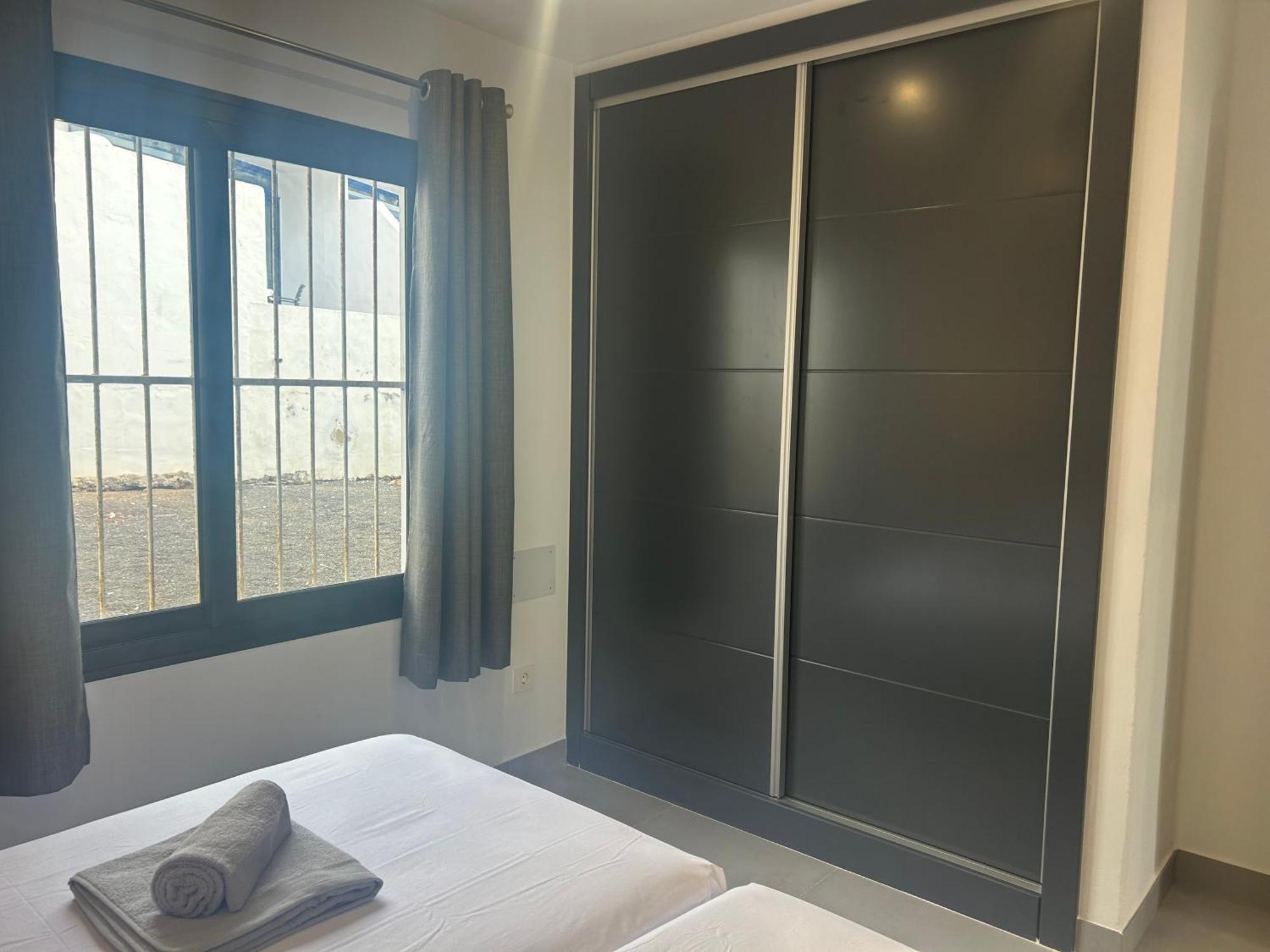 Stunning 2 Bedroom Seafront Apartment Puerto del Carmen  Kültér fotó